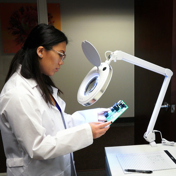 ProVue™ Solas Magnifying Lamp XL35 with Interchangeable 5-Diopter Lens  [2.25x]