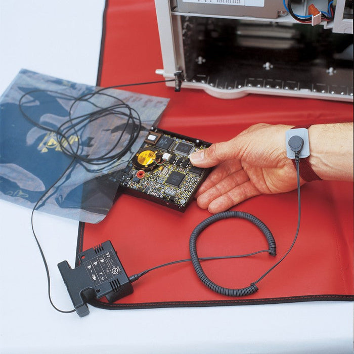 SCS 8507 ESD-Safe Field Service Kit with Wrist Strap and 725 Monitor